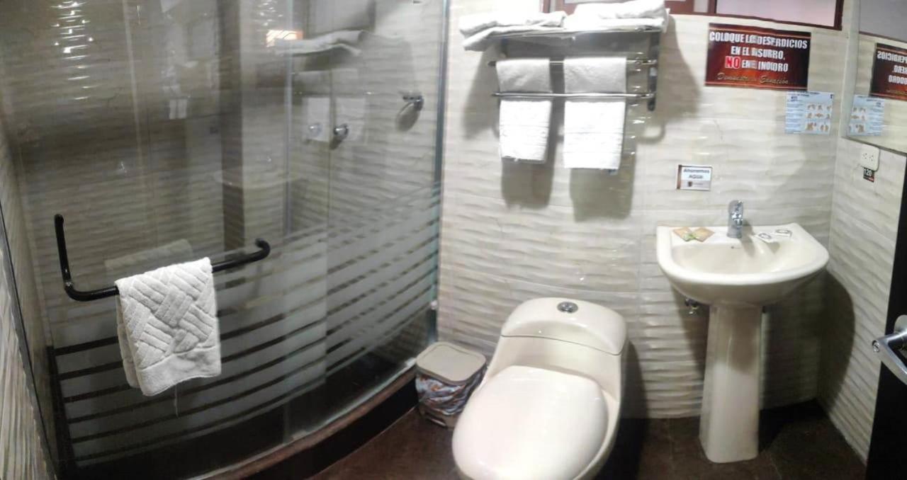 La Kapital Hotel Ambato Bagian luar foto
