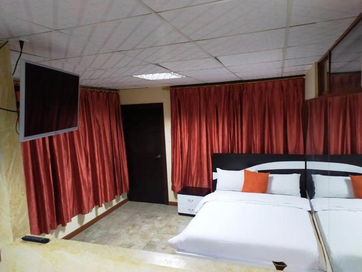 La Kapital Hotel Ambato Bagian luar foto