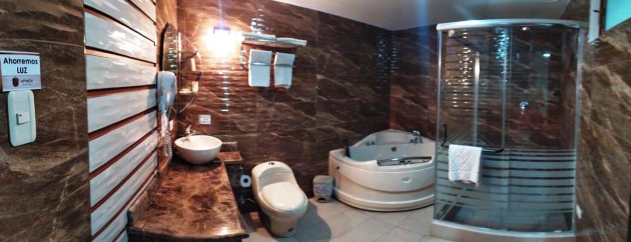 La Kapital Hotel Ambato Bagian luar foto